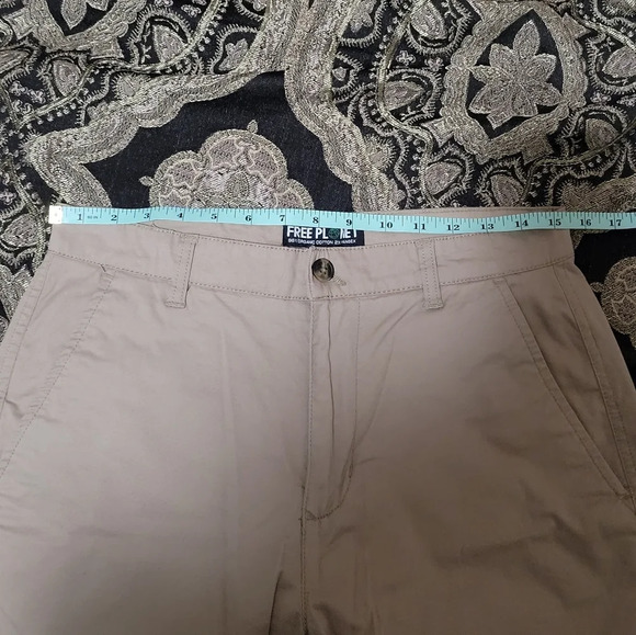 🖤Free Planet khaki shorts🖤 - Picture 8 of 9